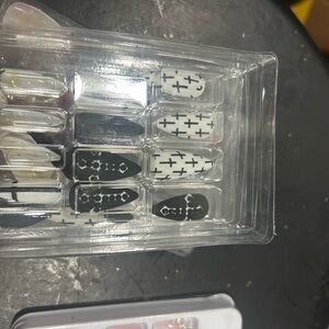 Black and White Cross Press on Nail Set